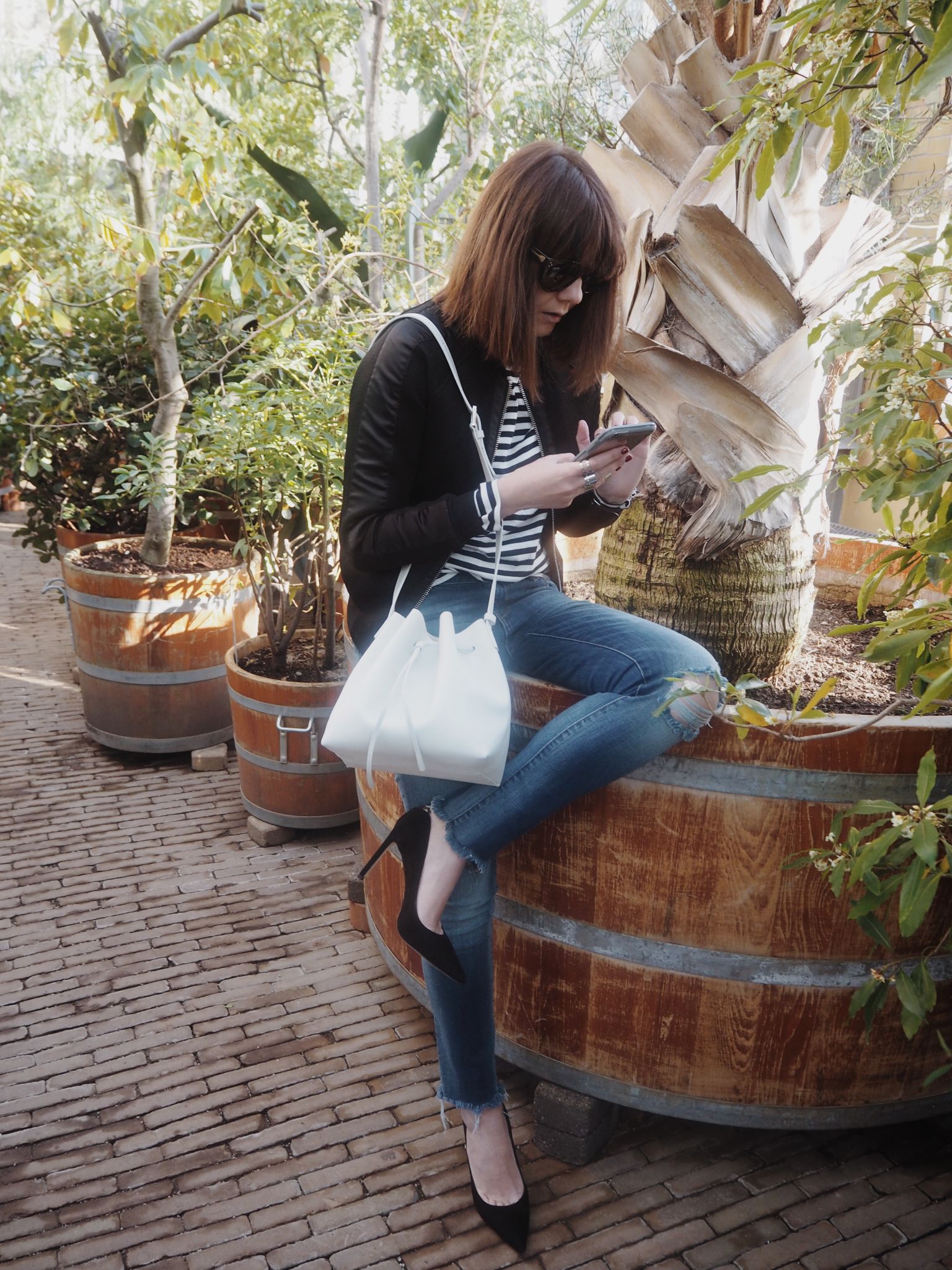 hortus-botanicus-amsterdam-bomber-jacket-otterbox-phone-case-iphone-stripes-bucket-bag-denim-heels-fashion-blogger