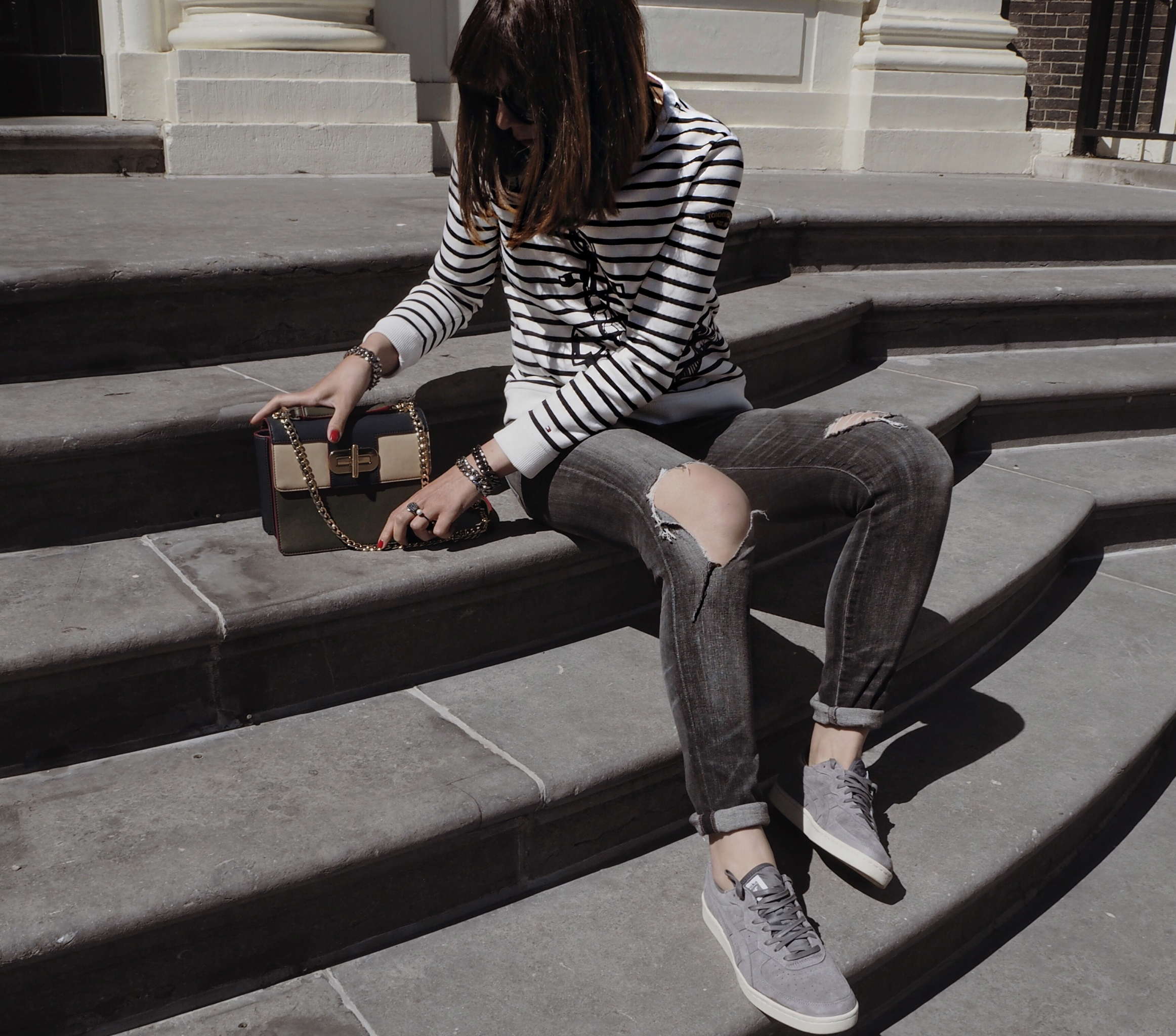 citizen-of-humanity-colmar-crossover-bag-grey-jeans-grey-sneakers-Jewelry-by-Ad-onitsuka-tiger-ripped-jeans-round-sunglasses-skinny-jeans-stripes-sweater-the-rubs-tommy-hilfiger-zero-uv